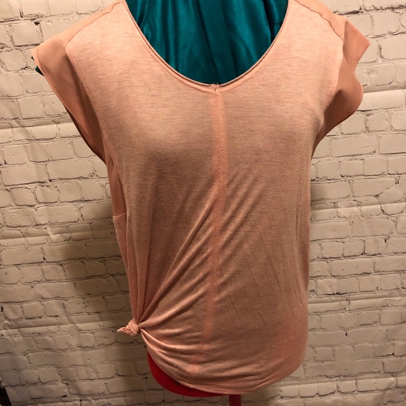 Joe fresh Tee with silver necklace XS - Picture 7 of 8